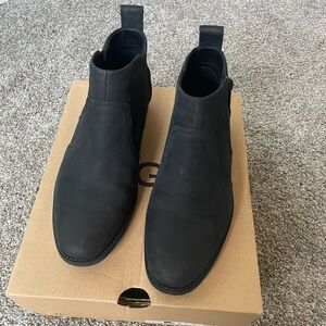 UGG Black Chukka Boots Sleek Modern Design